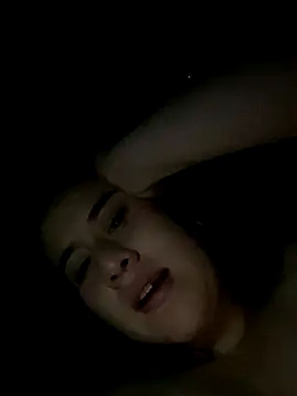 Scarlett_Noire_outdoors