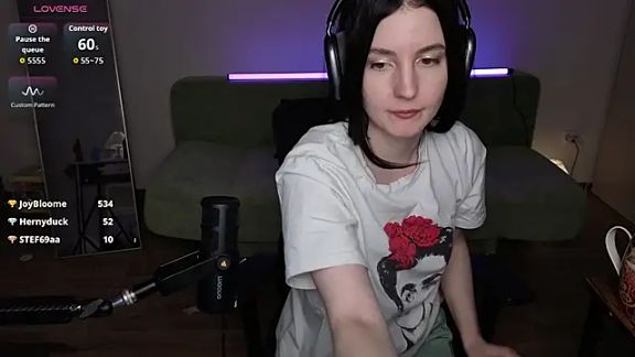Naomi_Velvet