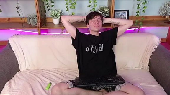 Danny_loves_Mary