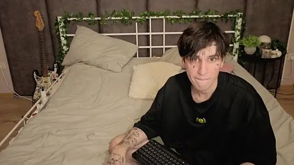 Danny_loves_Mary