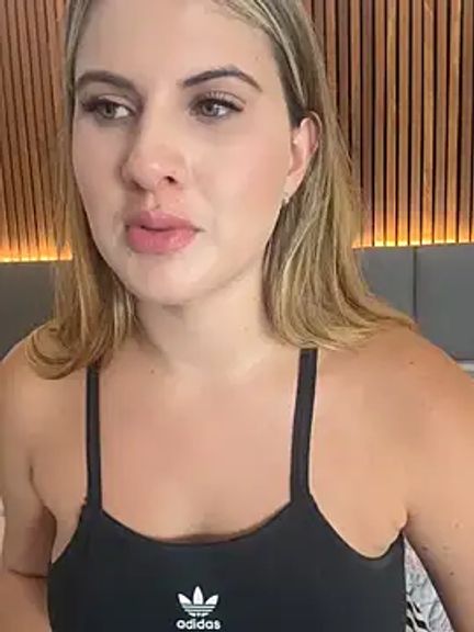 EmiilyAdams_