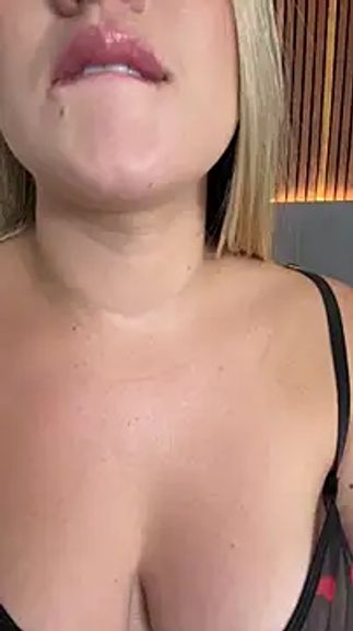 EmiilyAdams_