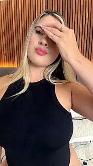EmiilyAdams_