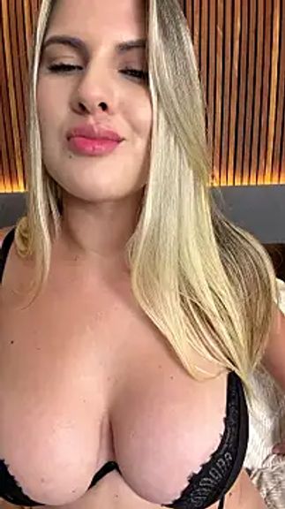 EmiilyAdams_