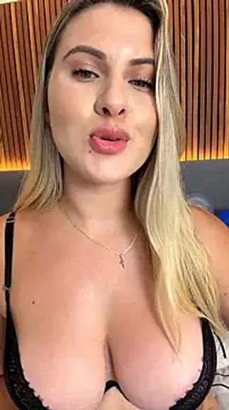 EmiilyAdams_