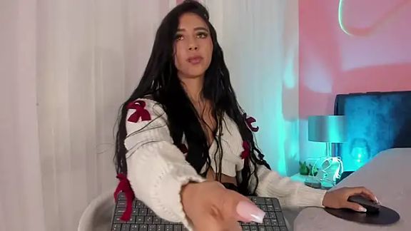 Alaia_Manson