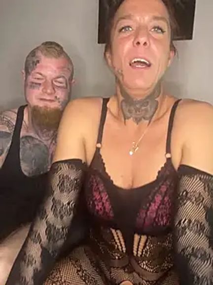 SexyInkedMiilfxx