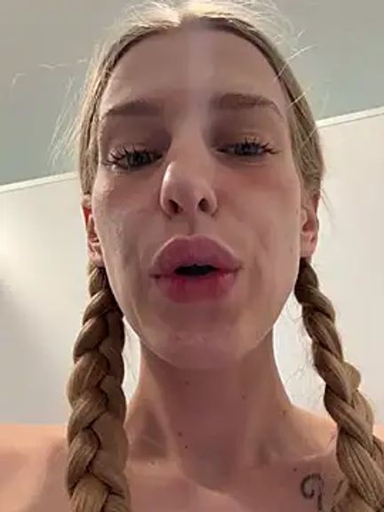 kira_mia