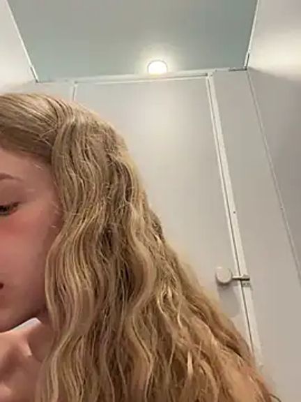 kira_mia