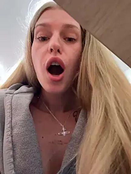kira_mia