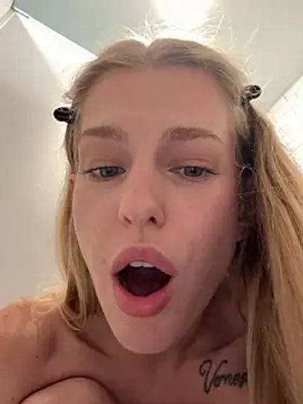 kira_mia