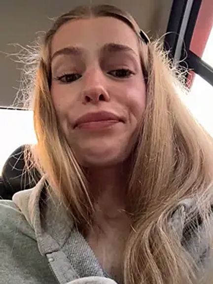 kira_mia