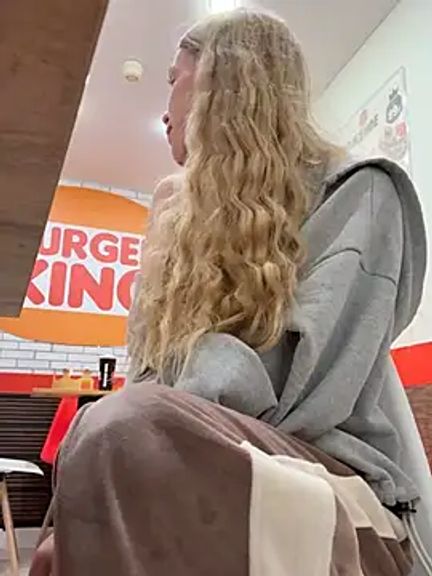 kira_mia