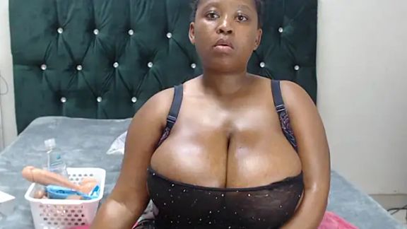 Hotty-boobsxxx