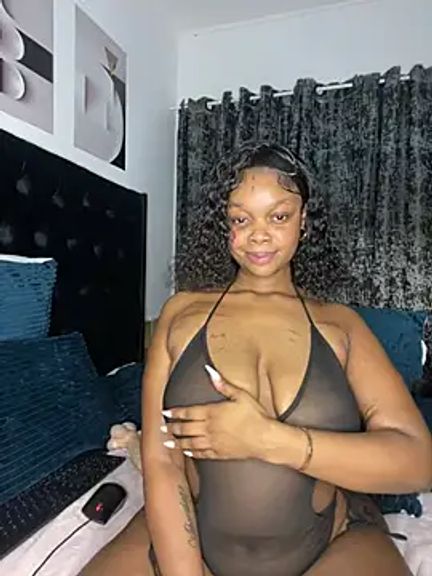 QueenTee23