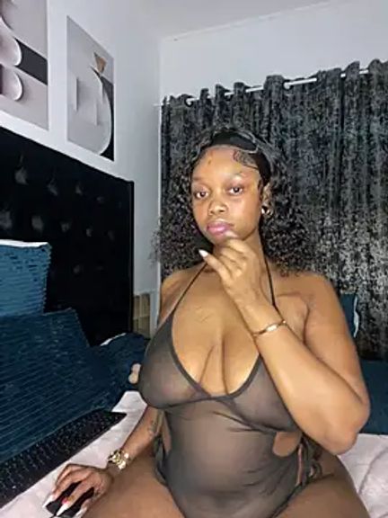 QueenTee23