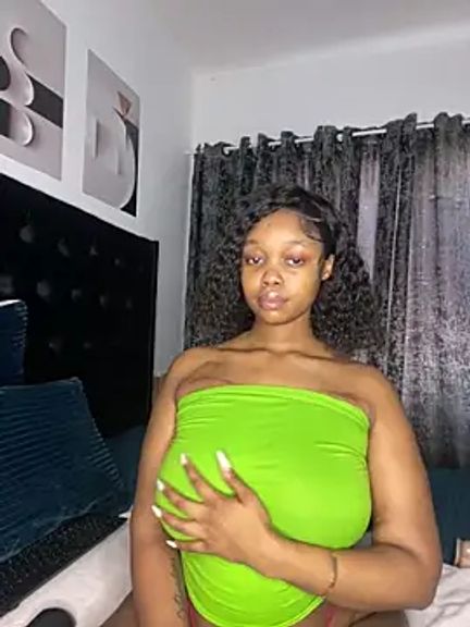 QueenTee23