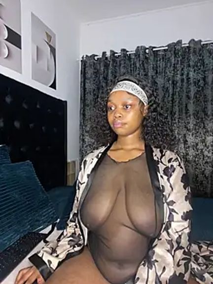 QueenTee23