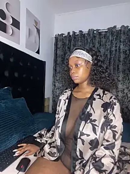 QueenTee23