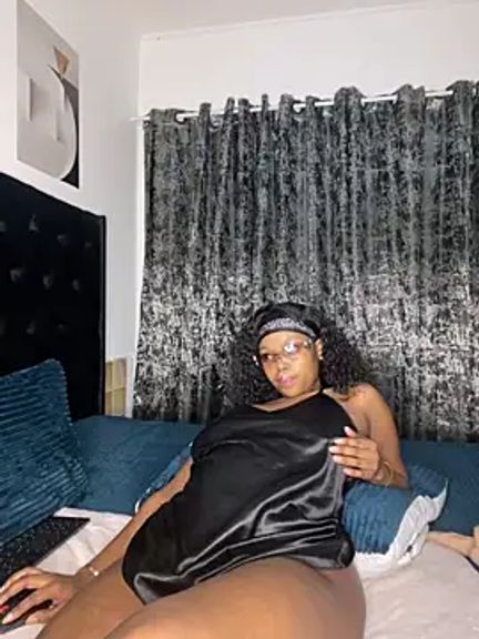 QueenTee23