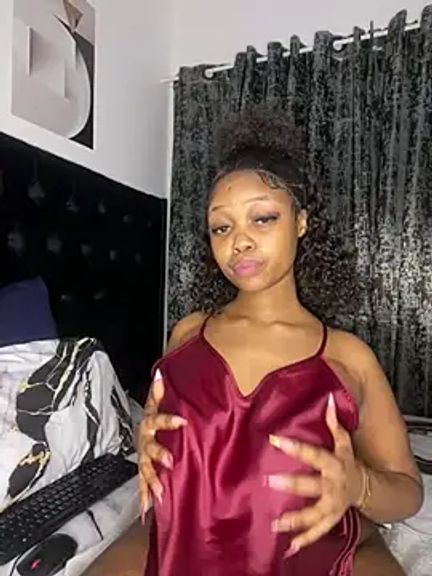 QueenTee23