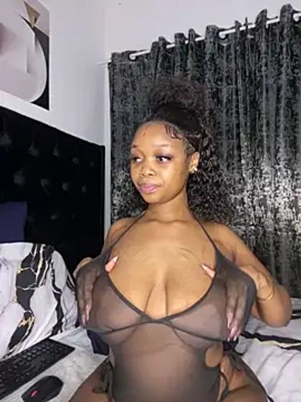 QueenTee23