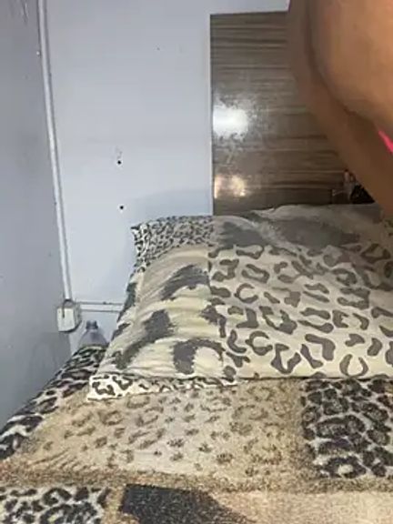 Luhma_hot