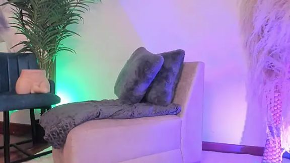 Lizzi_Hotman_