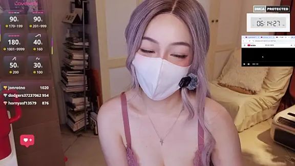 nayomi_34f