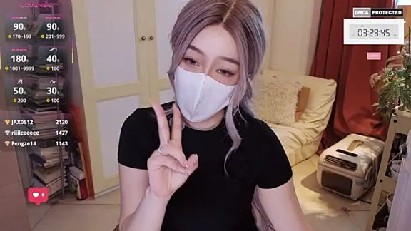 nayomi_34f