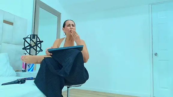 Sara_BigAss-