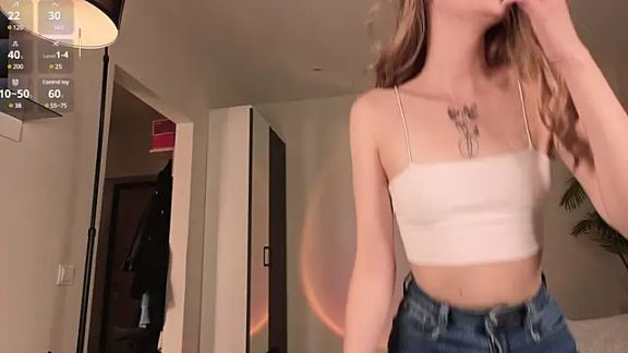 Naomi_Girly