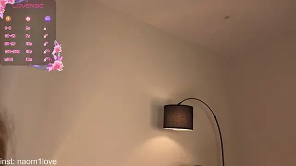 Naomi_Girly