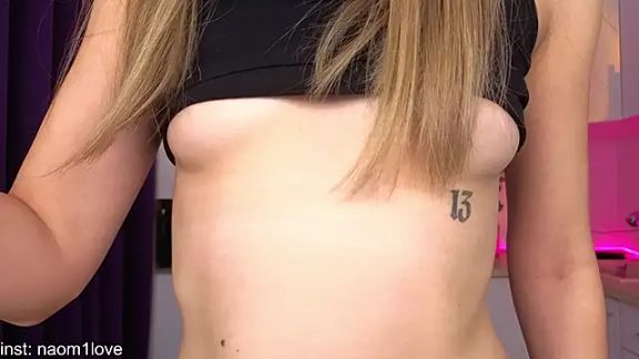 Naomi_Girly