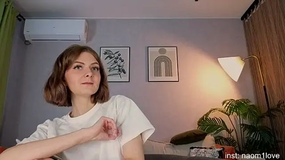 Naomi_Girly