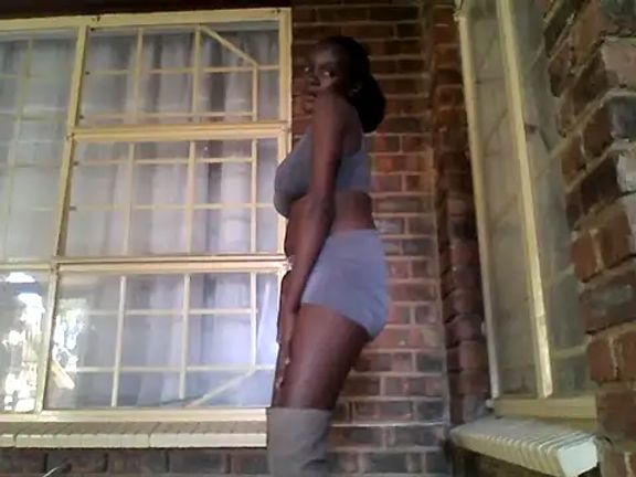 PetiteDoll_06