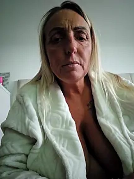 theblondecocklover