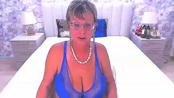 MilfyMommyXX