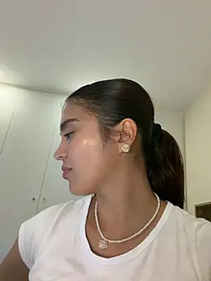 lara_beker