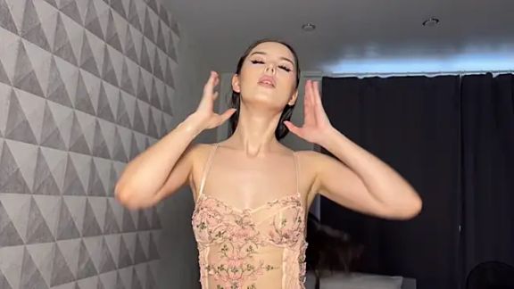 x_lily_miller