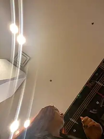 Scarlet_auraa