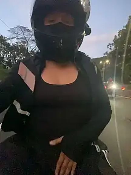 Scarlet_auraa