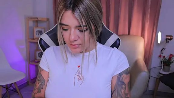 ashleyvalirya