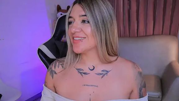 ashleyvalirya