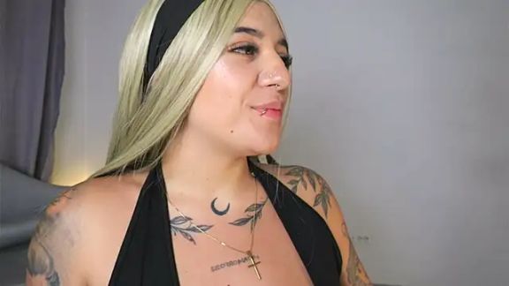 ashleyvalirya