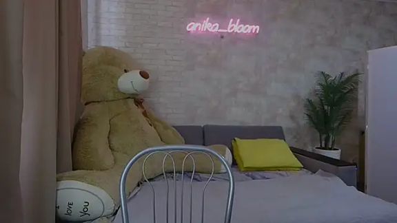 Anika_bloom