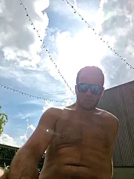 thenakedtraveler