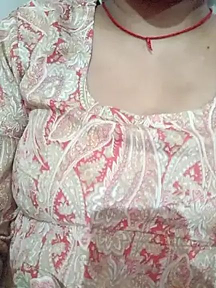 Hot_Babe33