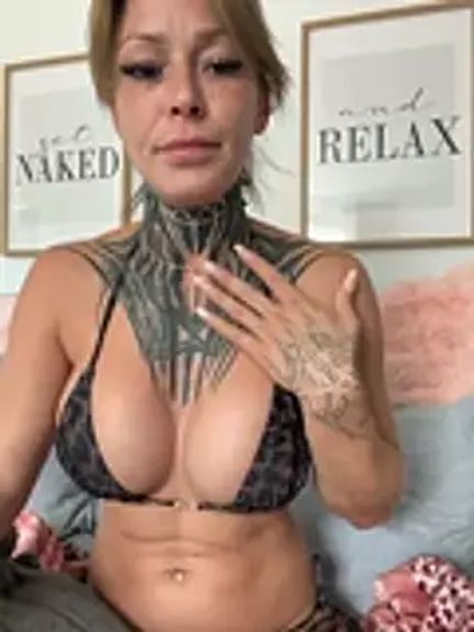 TittenTina