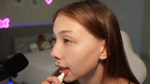 luna_young